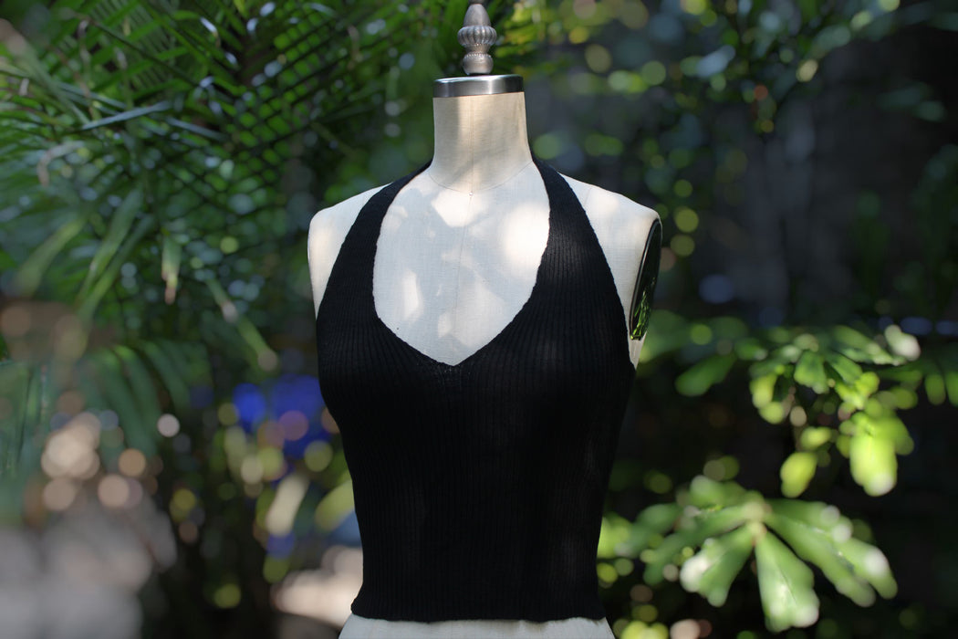 Sula Black Halter