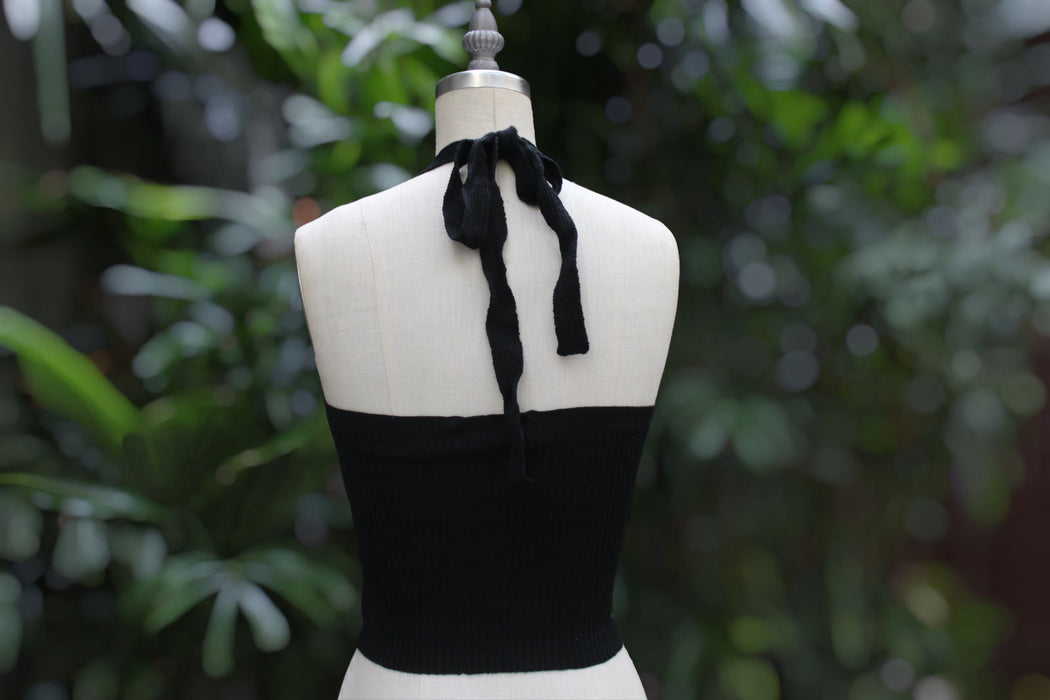 Sula Black Halter